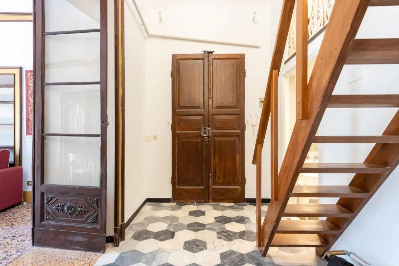 Historic Center Apartments - Happy Rentals Genoa Italy