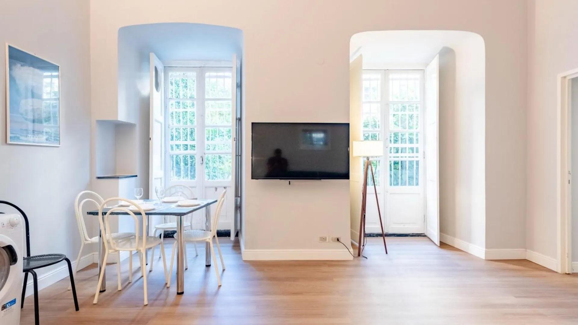 Historic Center Apartments - Happy Rentals Genoa Italy