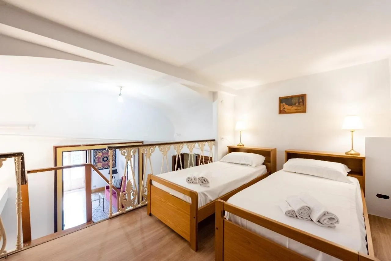 Historic Center Apartments - Happy Rentals Genoa
