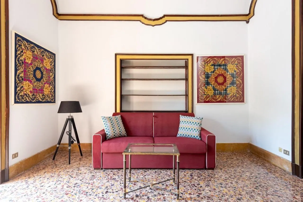 Historic Center Apartments - Happy Rentals Genoa