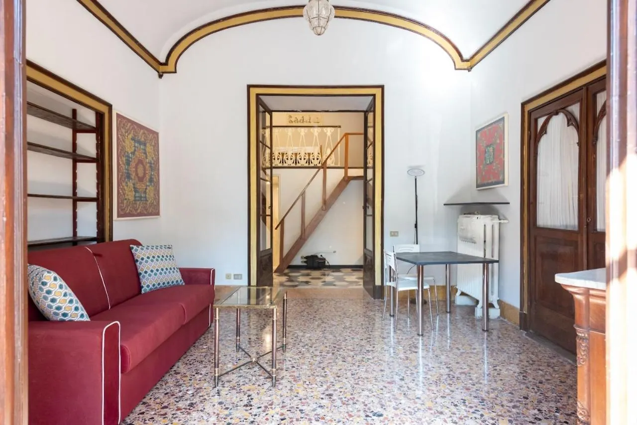 Historic Center Apartments - Happy Rentals Genoa