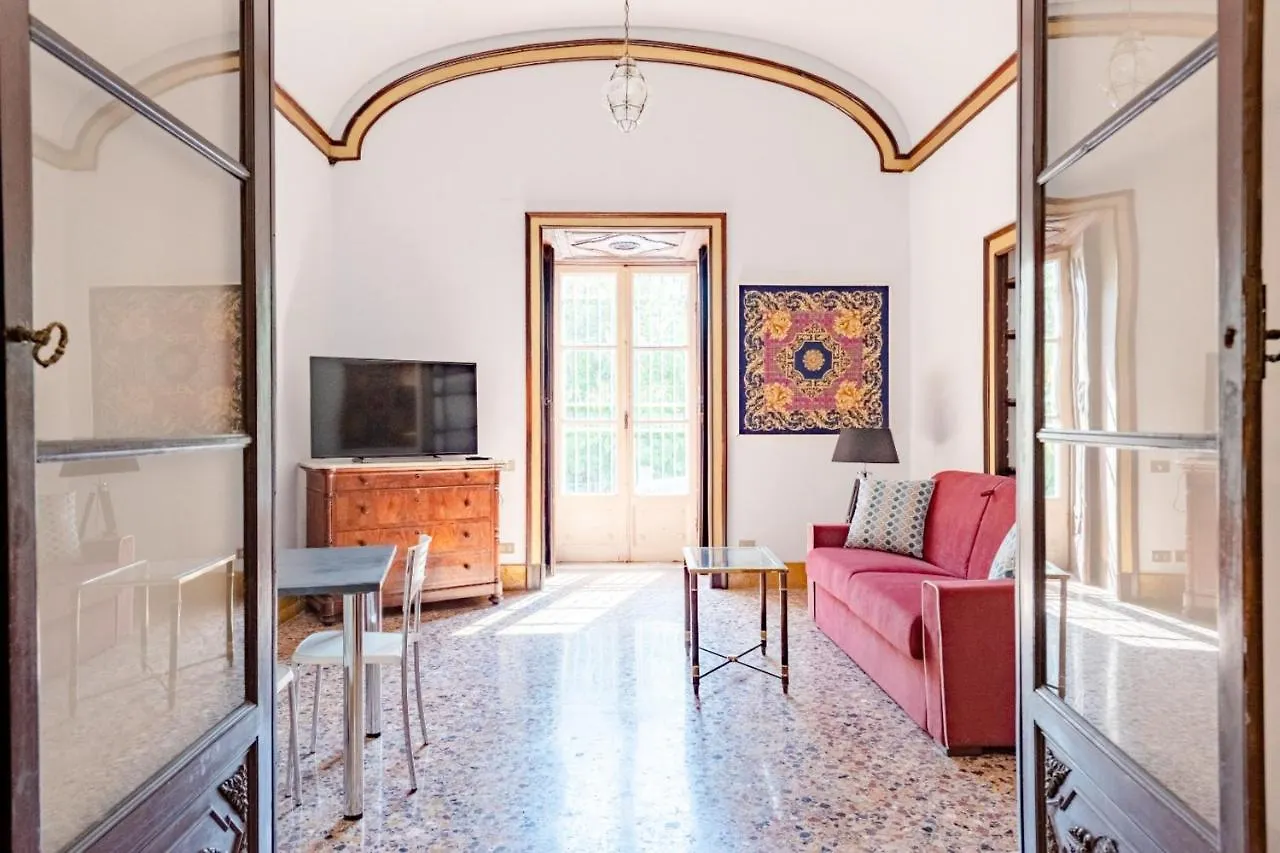 Historic Center Apartments - Happy Rentals Genoa