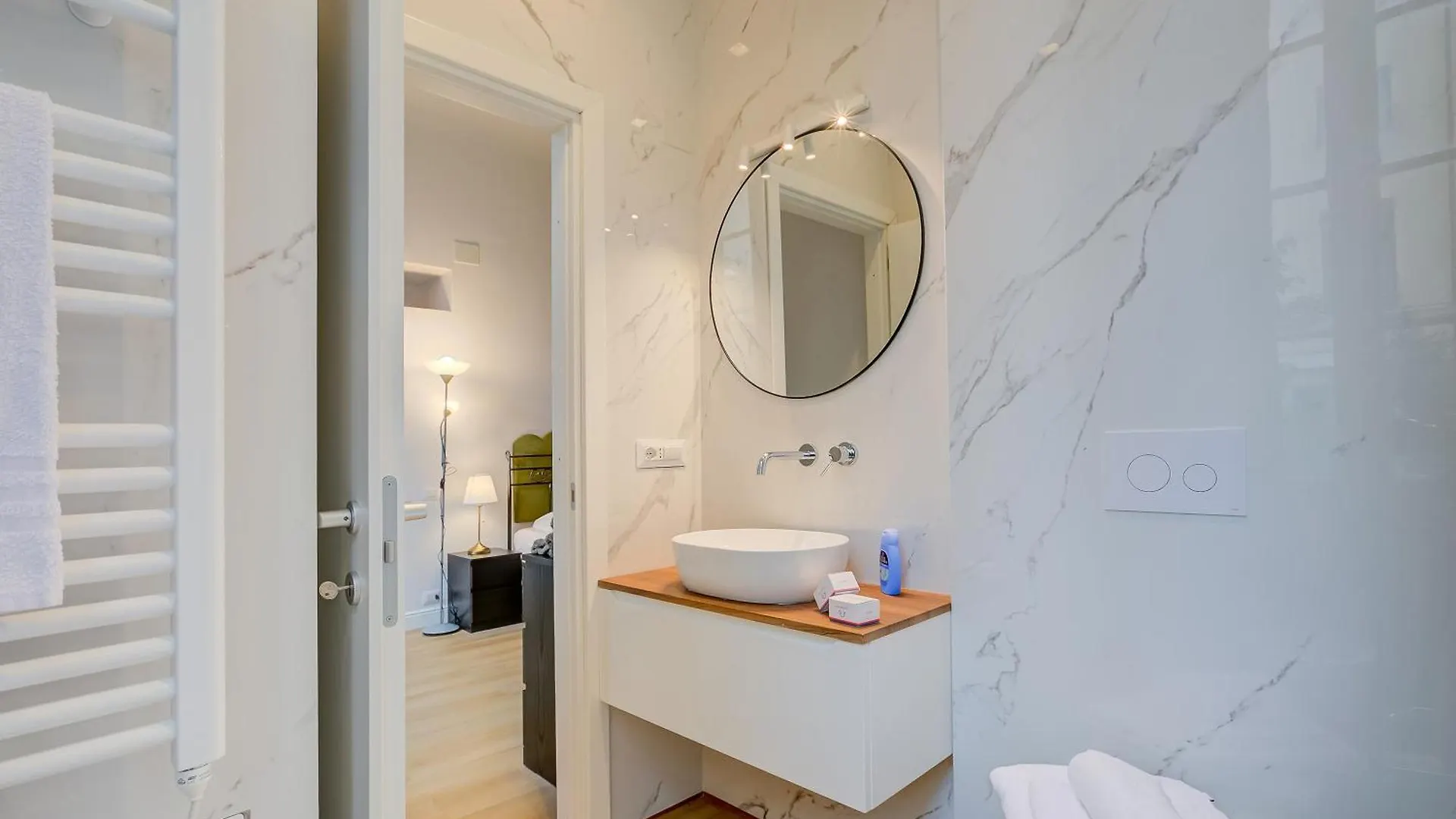 Historic Center Apartments - Happy Rentals Genoa
