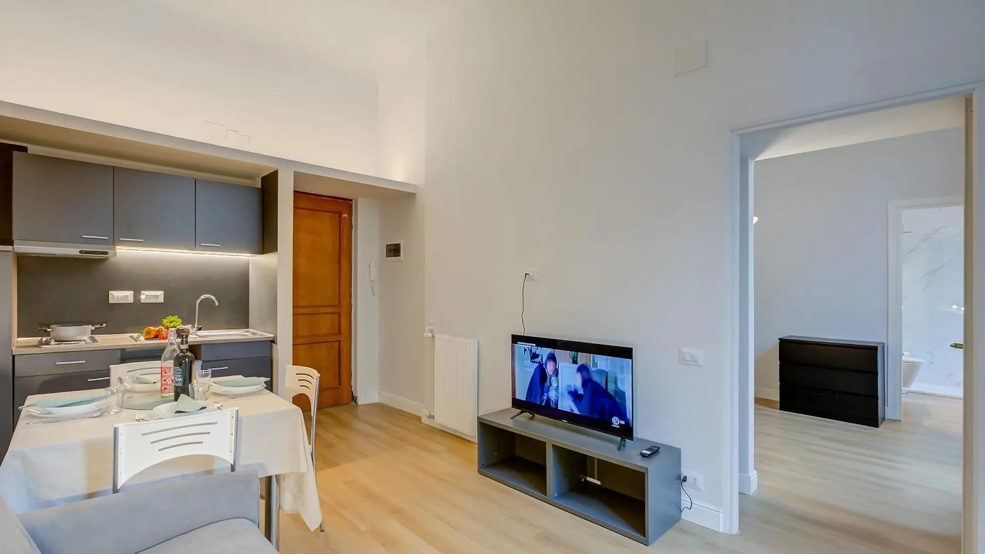 Historic Center Apartments - Happy Rentals Genoa Italy