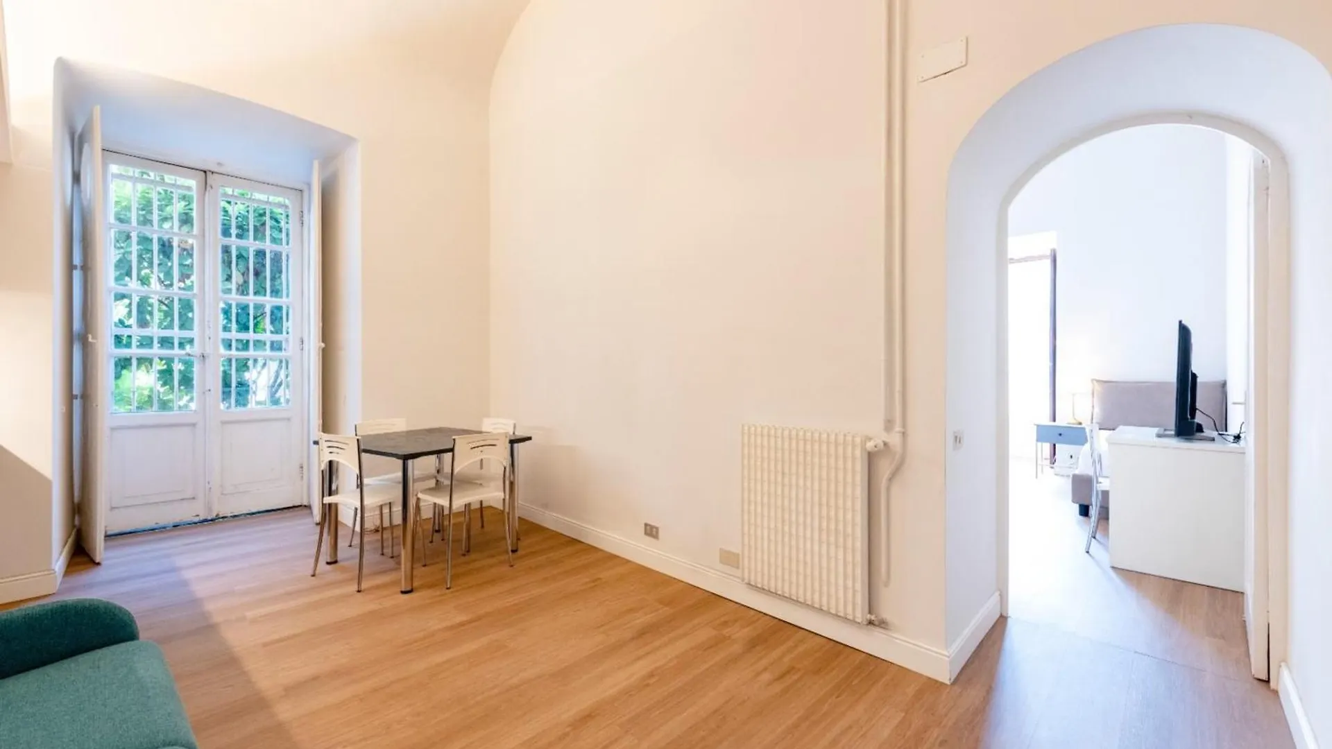 Historic Center Apartments - Happy Rentals Genoa Italy