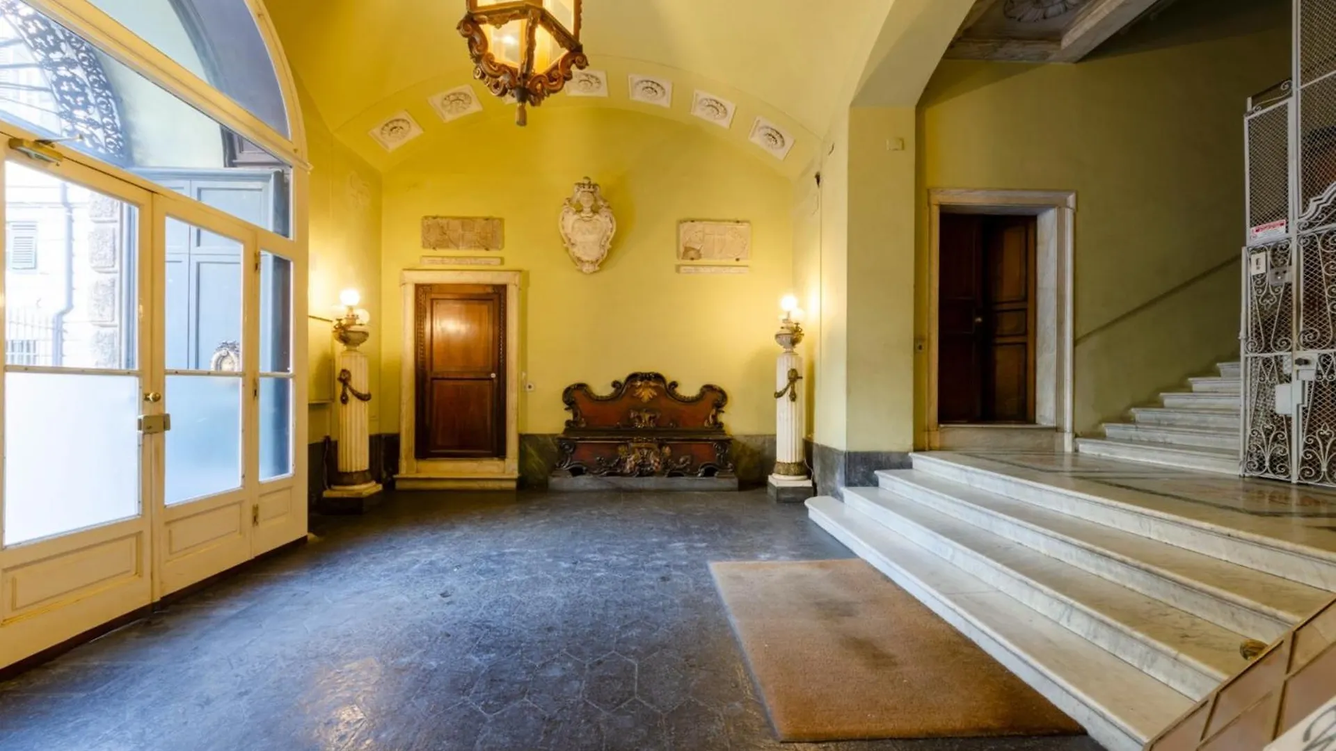 Historic Center Apartments - Happy Rentals Genoa