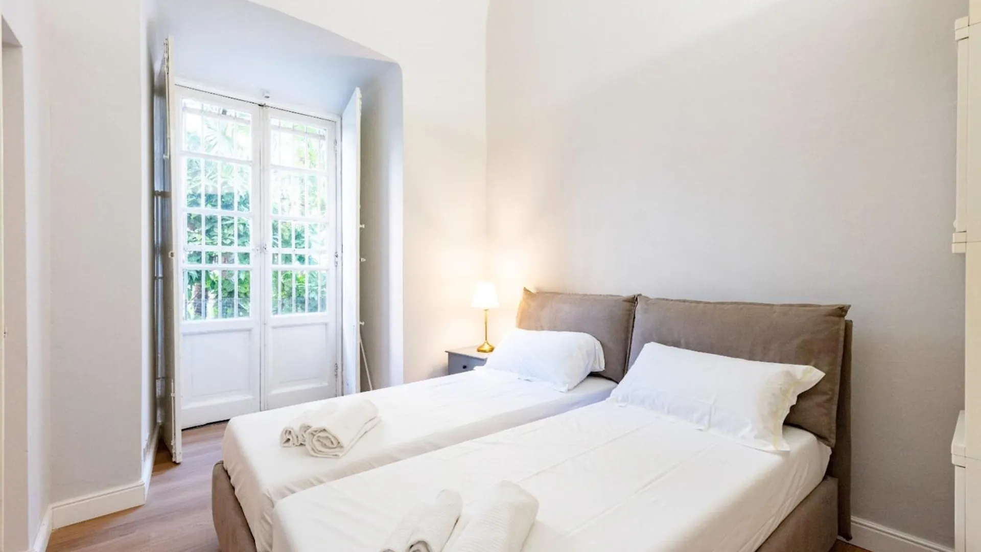 Historic Center Apartments - Happy Rentals Genoa